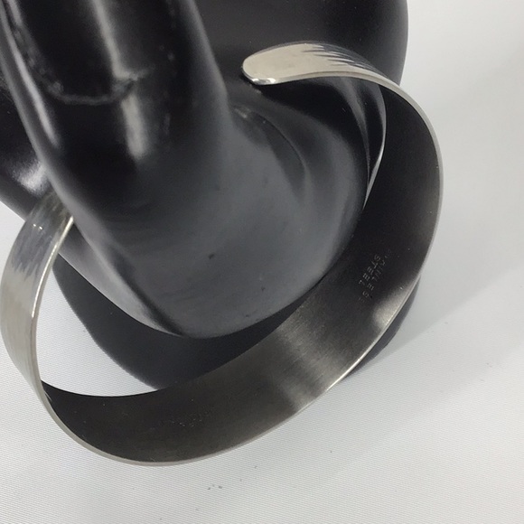 Iri arrowdale stainless steel cuff bracelet - Picture 8 of 8